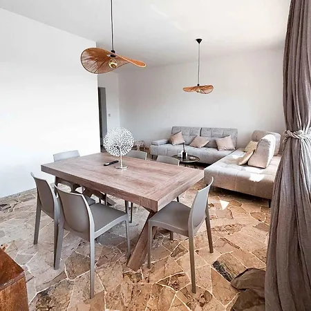 Apartment Beachfront In 54343