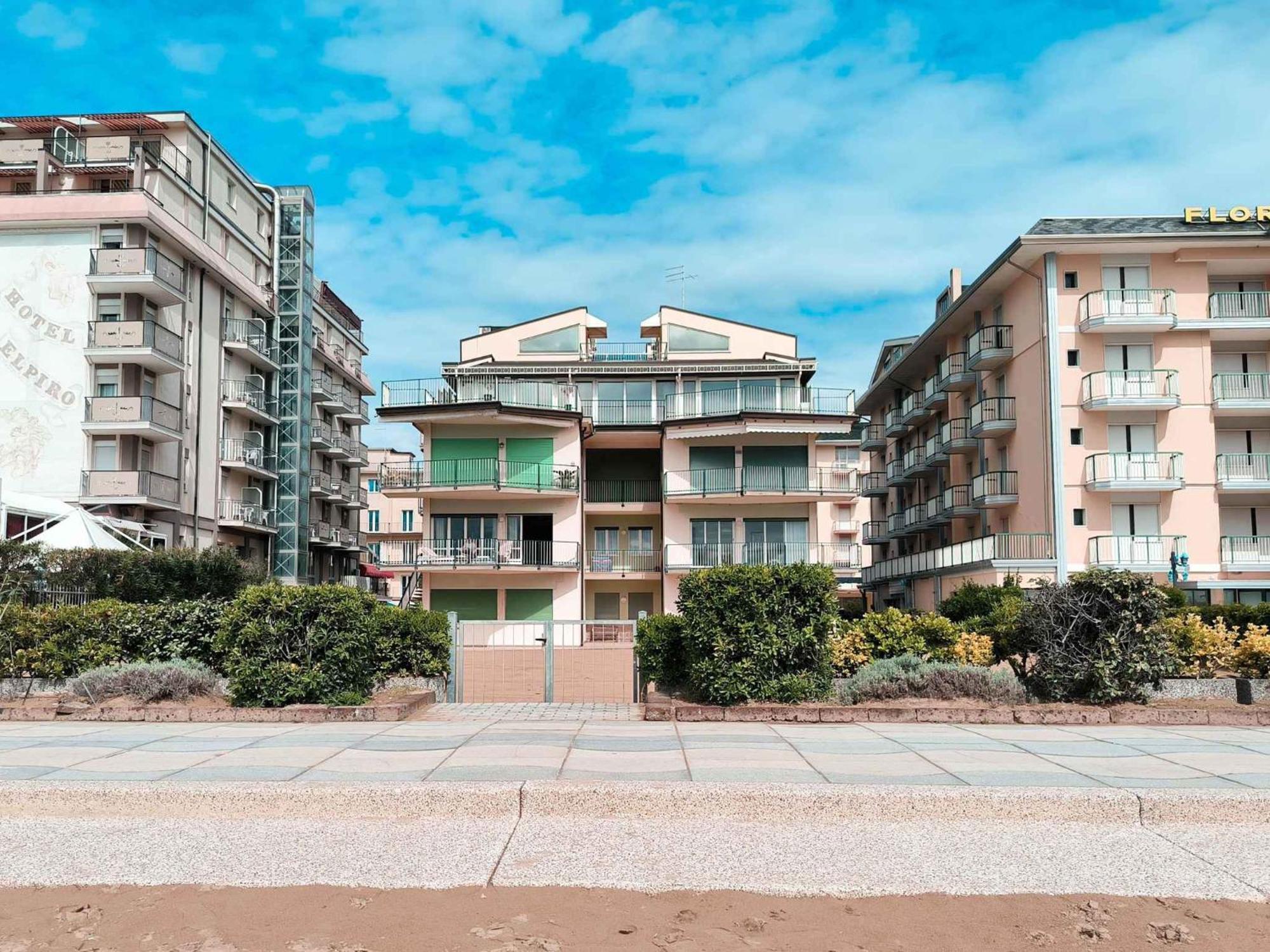 Beachfront In 54343
