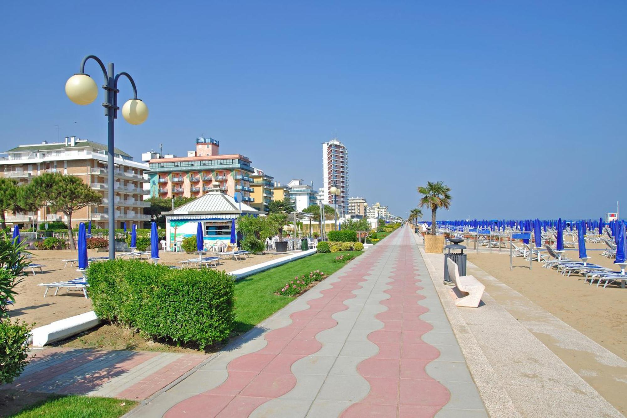 Beachfront In 54343 * Lido di Jesolo